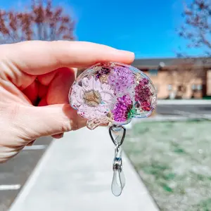 Brain outlined Badge Reel | Anatomical