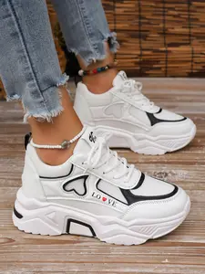 Girls' Thick Sole Sneakers Patchwork Heart Decor Comfortable Youthful Style All Seasons Medium Width Round Toe Textile Upper Trendy Trainers Trainer Footwear