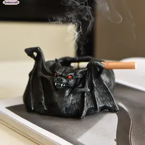 Gothic Bat Ashtray Resin Decor – Unique European & American Style Creepy Cute Smoking Ash Tray for Home Living Room, Bedroom, Study Desk Aesthetic Ornament, Creative Personality Home Decoration Gift