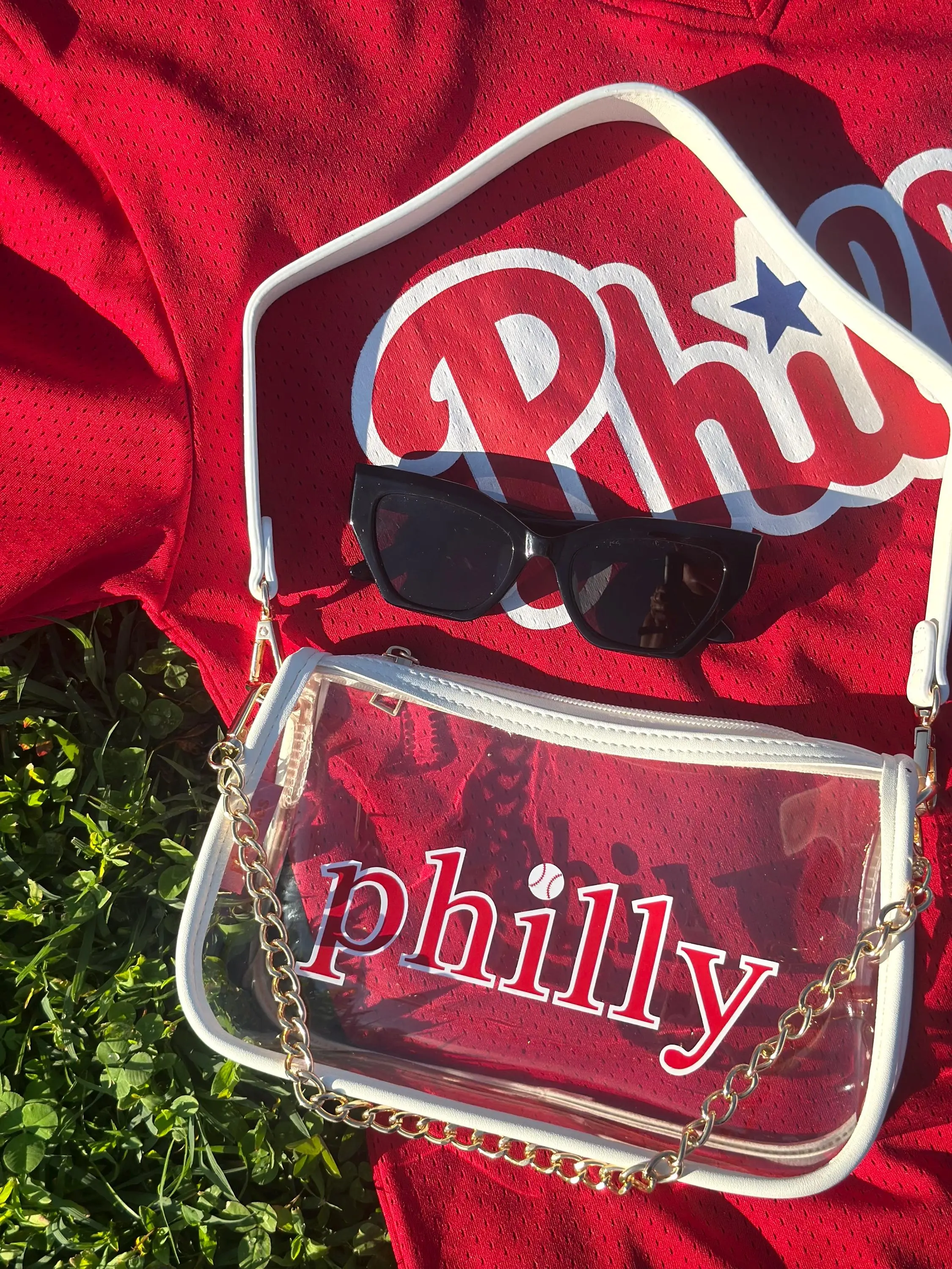 philly White Convertable Crossbody Purse | Red