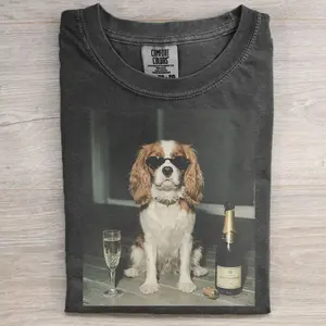 Funny Cavalier King Charles Drinking Champagne T-shirt, Vintage 90s Dog Meme Graphic Tee, Animal Lover Shirt, Unisex Casual Streetwear, Gift for Men and Women