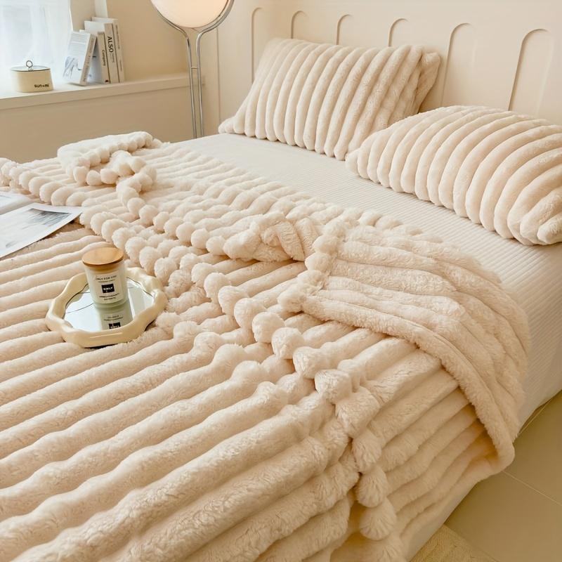 Ultra-Soft Plush Blanket, Cream Color Design, Soft and Skin-Friendly, Warm and Comfortable. Suitable for Beds, Sofas, and Home Decoration,  Ideal Gift for All Seasons.