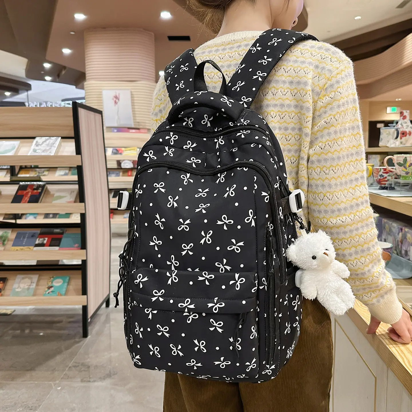 Black [with pendant]