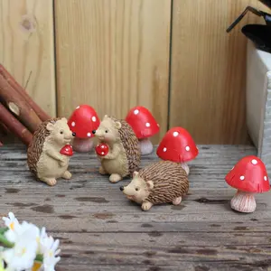 Hedgehog & Mushroom Design Resin Ornament, 1 Box Cute Hedgehog Picking Mushroom Decoration, Garden Bonsai Decoration Statue, Garden Gnome Statue, Fun Scene Decoration