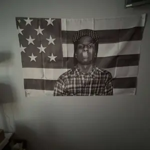 1pc, Hip Hop Rapper, USA Flag Banner, 2*3ft(60*90cm) /3x5ft (90*150cm), 4 Grommets, Single-Sided Printing, for Indoor, Outdoor, Home, Room, Dorm, Man Cave, Bedroom, College, Fans Party, Music Bar, Decor