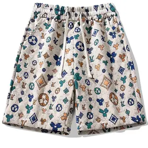 Retro colorful geometric jacquard shorts for summer—loose straight fit with drawstring, mid-length (knee-length). High-street casual athletic shorts that are breathable and comfortable for running and fitness training. Men’s bottoms suitable for all seaso