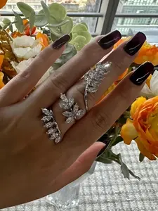 Elegant Leaf Design Adjustable Rhinestone Ring, Luxury Fashion Statement Jewelry, Sparkling Versatile Accessory, Adjustable Rings
