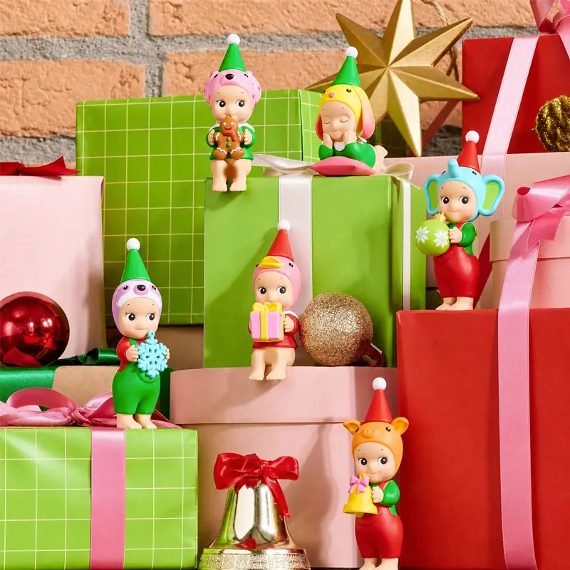 Sonny Angel SANTA’S LITTLE HELPER Series Blind Box Figurine, Adorable Christmas Themed Collectible Figure, Festive Tabletop Ornament, Perfect Holiday Surprise Gift For Girls And Cartoon Collectors
