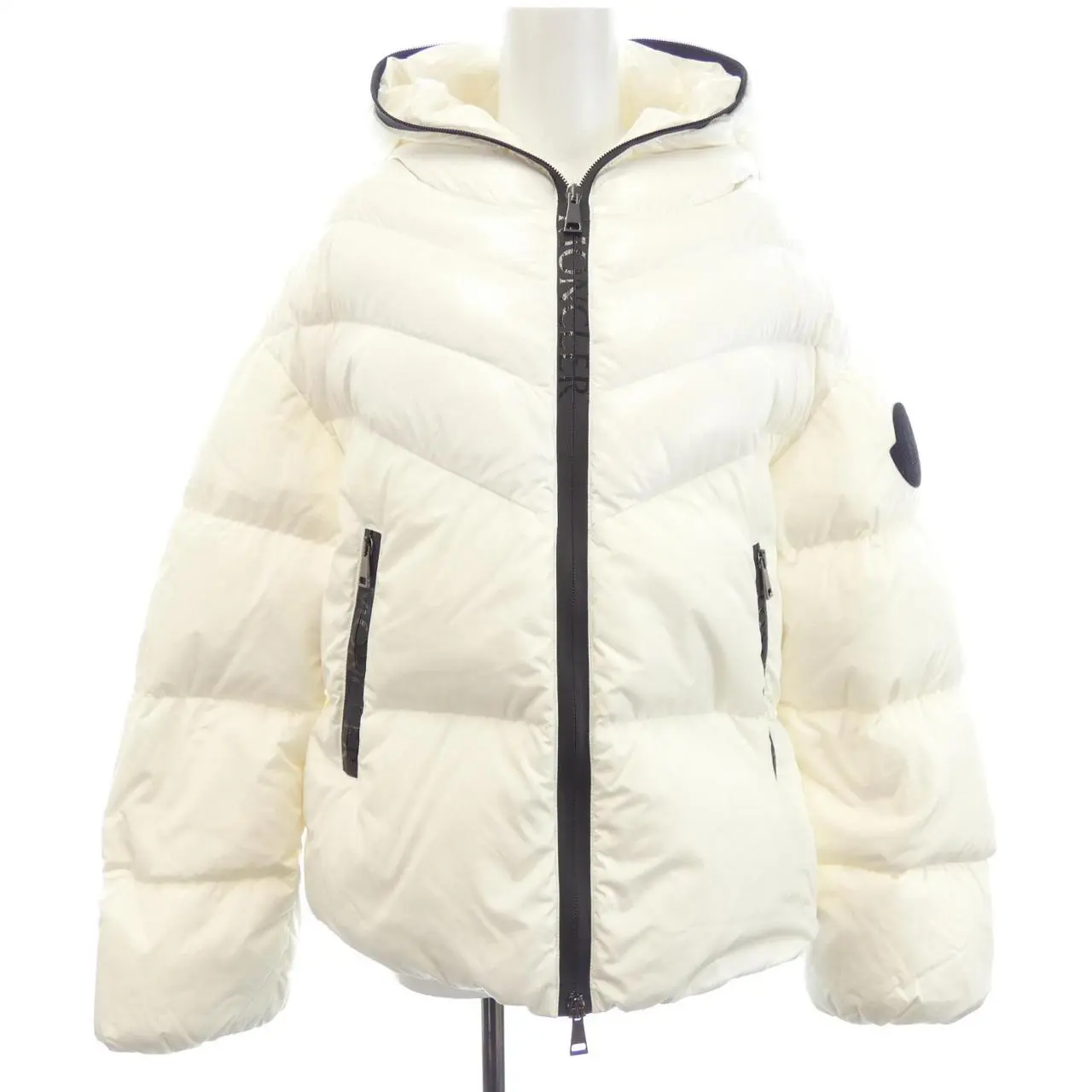 Pre-owned MONCLER Plastic Small Leather Goods GUENIOC Down Jacket