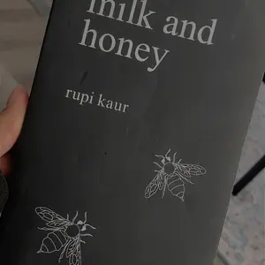 USED-Milk and Honey by Kaur, Rupi (Paperback)