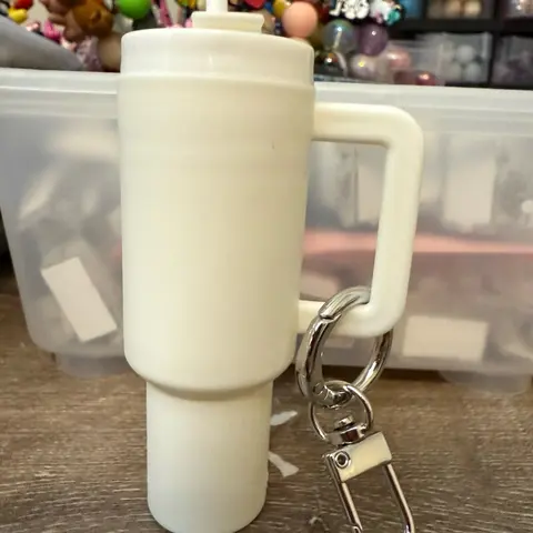 Keychain Tumbler - Chapstipstick Holder, Compact Design, Ideal for Everyday Use