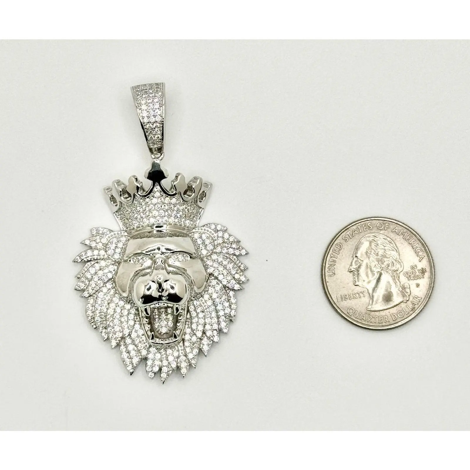 Regal 925 Sterling Silver Rhodium-Plated Pendant, Elegant Cubic Zirconia Crowned Lion Design for Ruling Your World