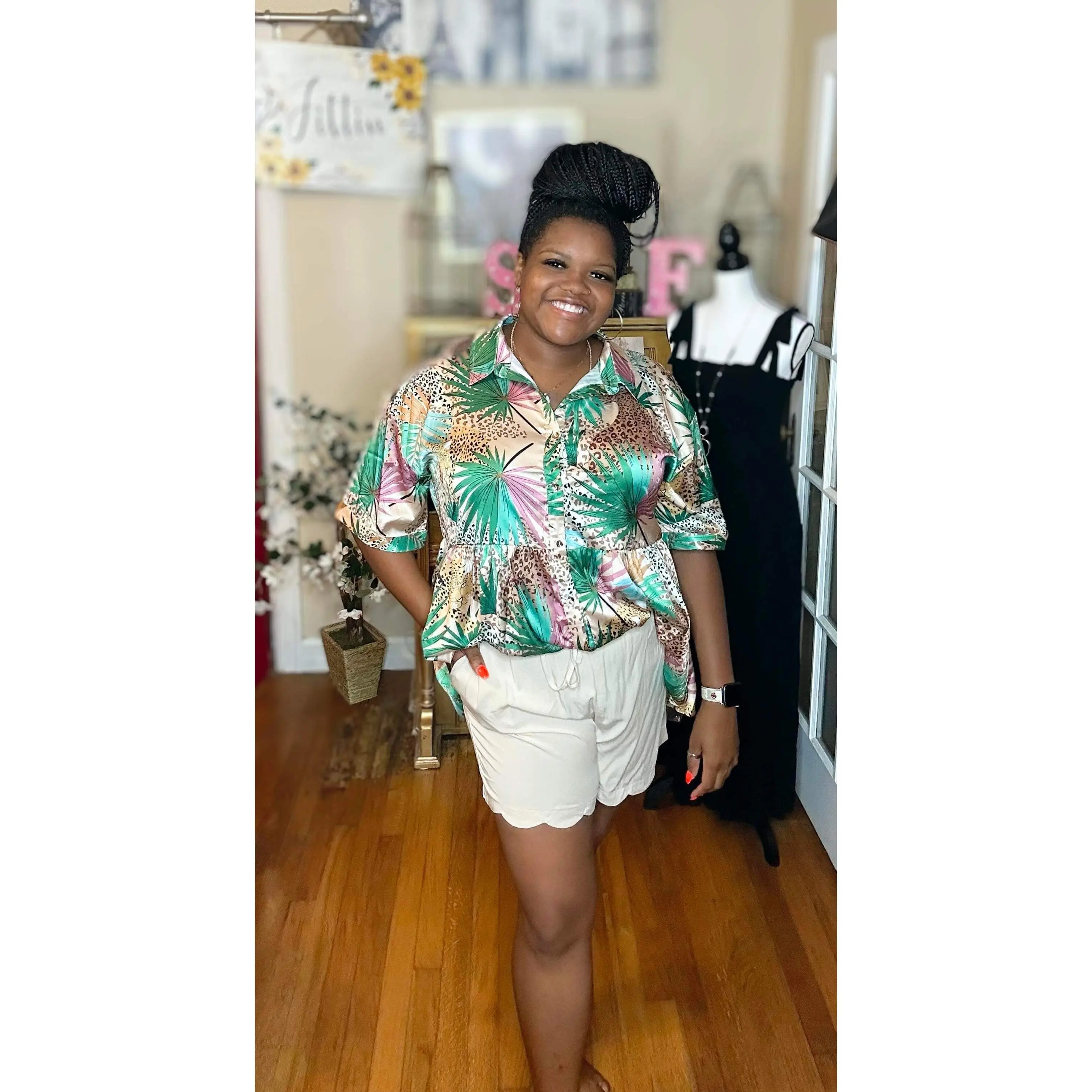 Plus Beige Scalloped Shorts