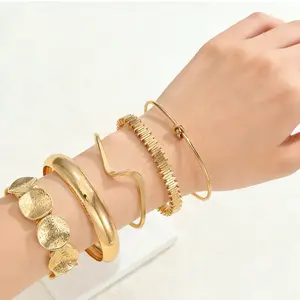 5pcs Women’s Gold Geometric Bracelet Set – Irregular Wave Knot Bangles, Dainty Multi-Layer Cuff Stack, Vintage Boho Style Jewelry for Daily Wear, Vacation & Holiday Gift