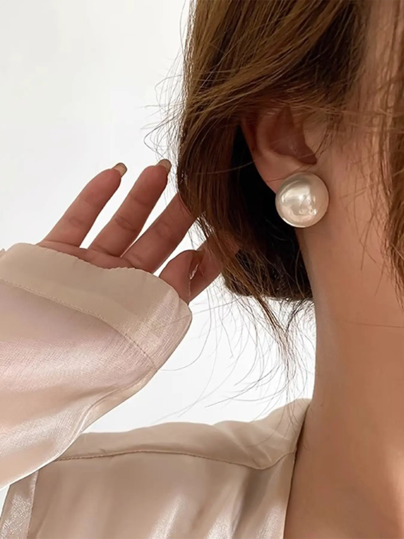 2 Pcs Oversized Pearl Earrings, Bold Fake Pearl Studs for Women, Fashion Earring, Earrings Jewelry, Perfect Gift for Mother's Day and Valentine's Day, Pearls Earrings