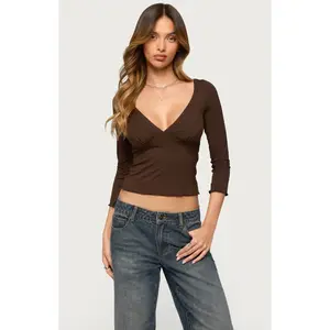 Edikted Women's Cassisy Quarter Sleeve Wide V Neck Top