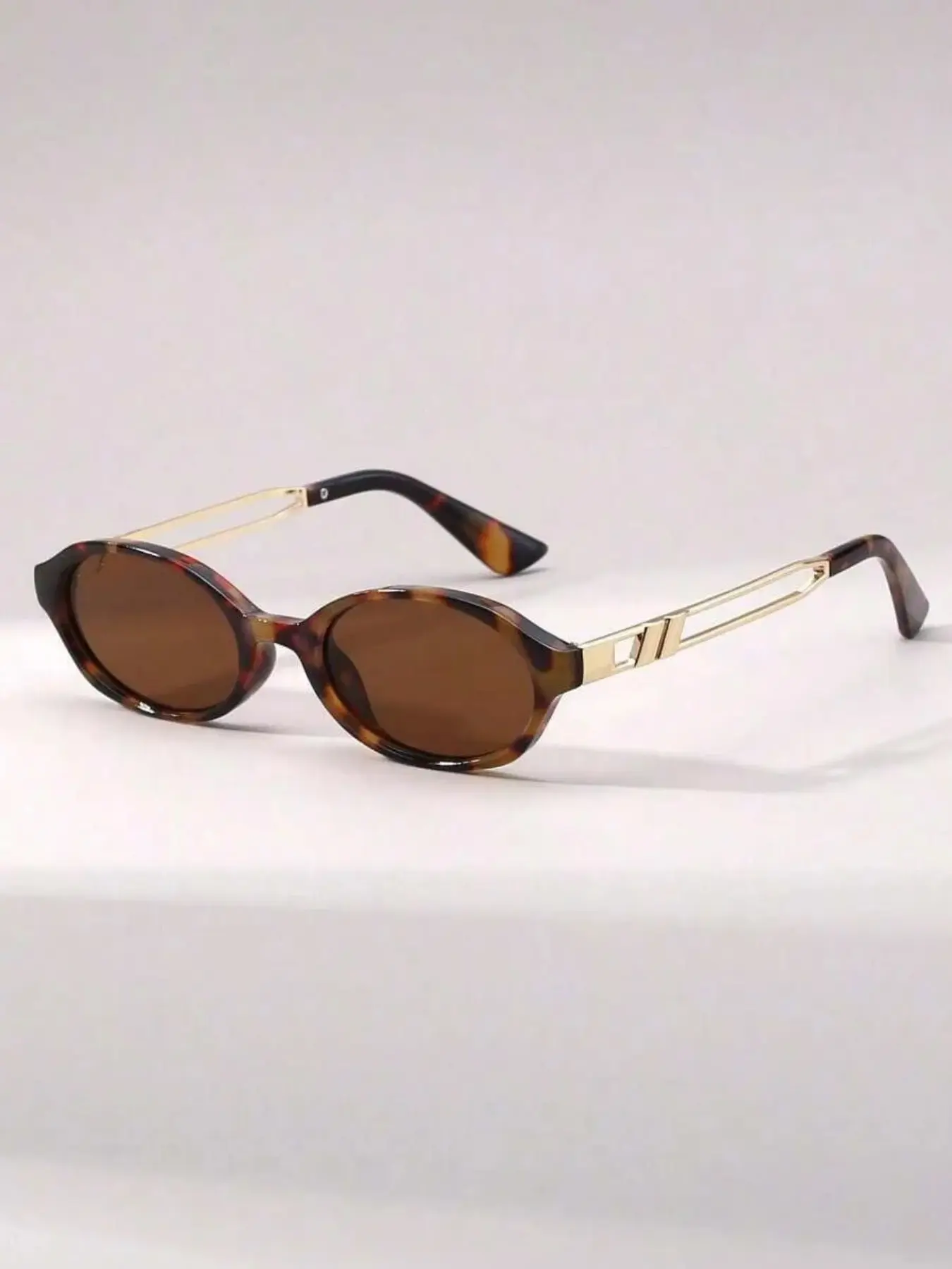 Women's Retro Cat Eye Fashion Glasses, Vintage Sunglasses, Trendy Styling Sunglasses, High Quality Sunglasses, Lightweight Casual Design, Ditsy Floral Pattern, Summer Trendy Sunglasses, Fashionable Sunglasses, Perfect for Beach Party Street Style