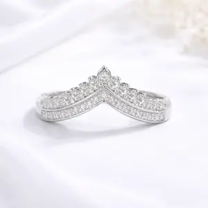 V Shaped Moissanite Ring S925 0.17 CT - Round Cut - Lore Jewelry