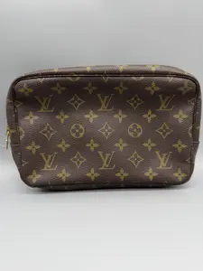 Pre-owned Louis Vuitton Coated Canvas Toiletry Bags Trousse 23 Monogram Canvas