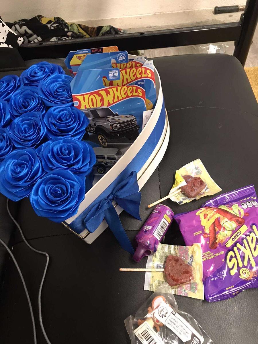 Item: White Heart Box