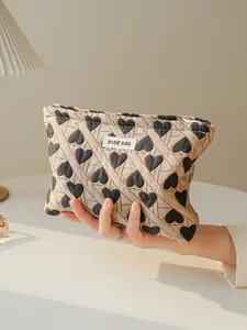Classic Heart Design Women's Makeup Bag Makeup Storage Bag Large Capacity Cosmetic Organizer Portable Travel Toiletry Pouch Zipper Interior Pocket