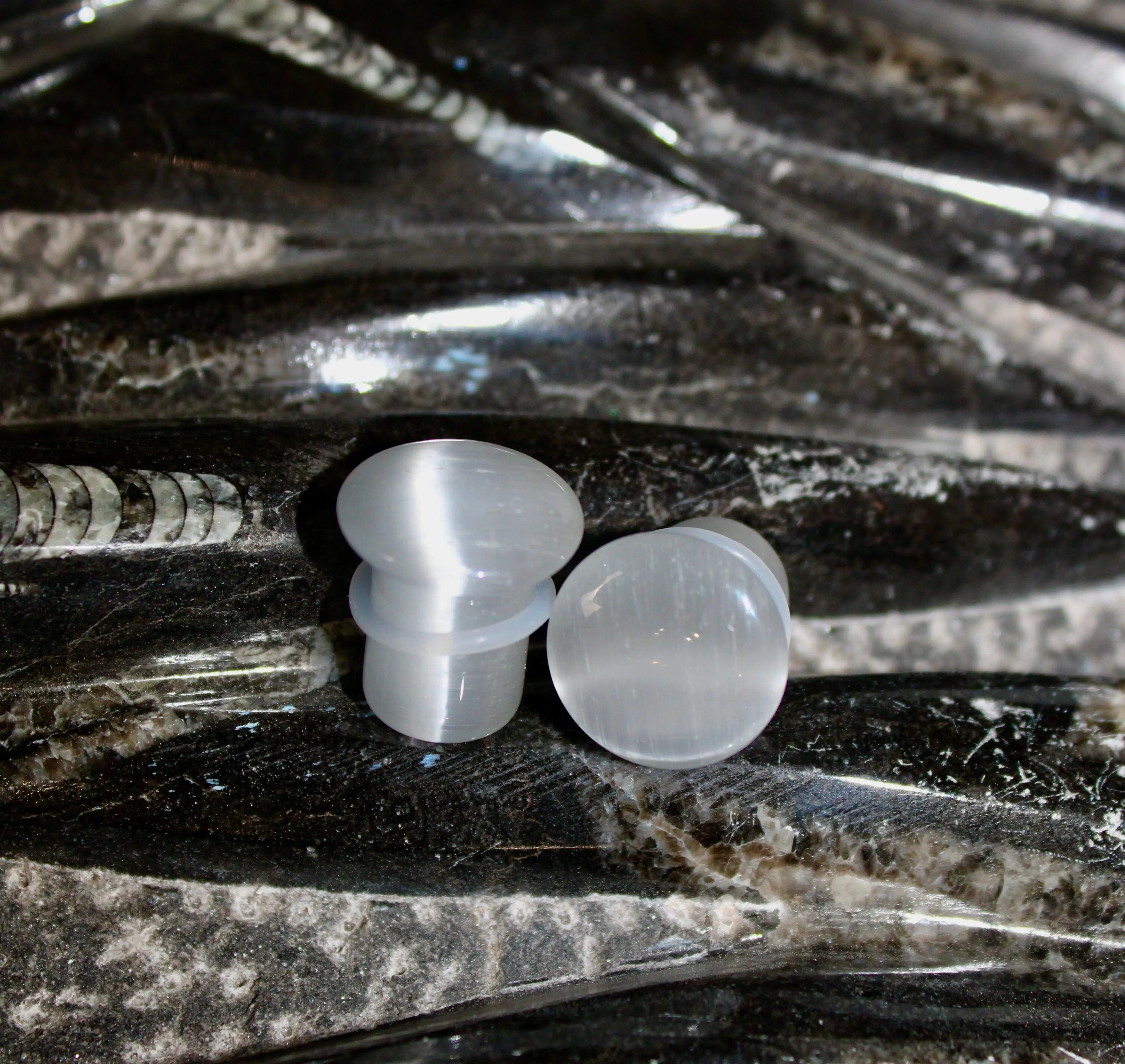 Silver Cat's Eye Glass Plugs, Single Flare Pair with O-Rings, Elegant Body Jewelry with Metallic Chatoyant Effect