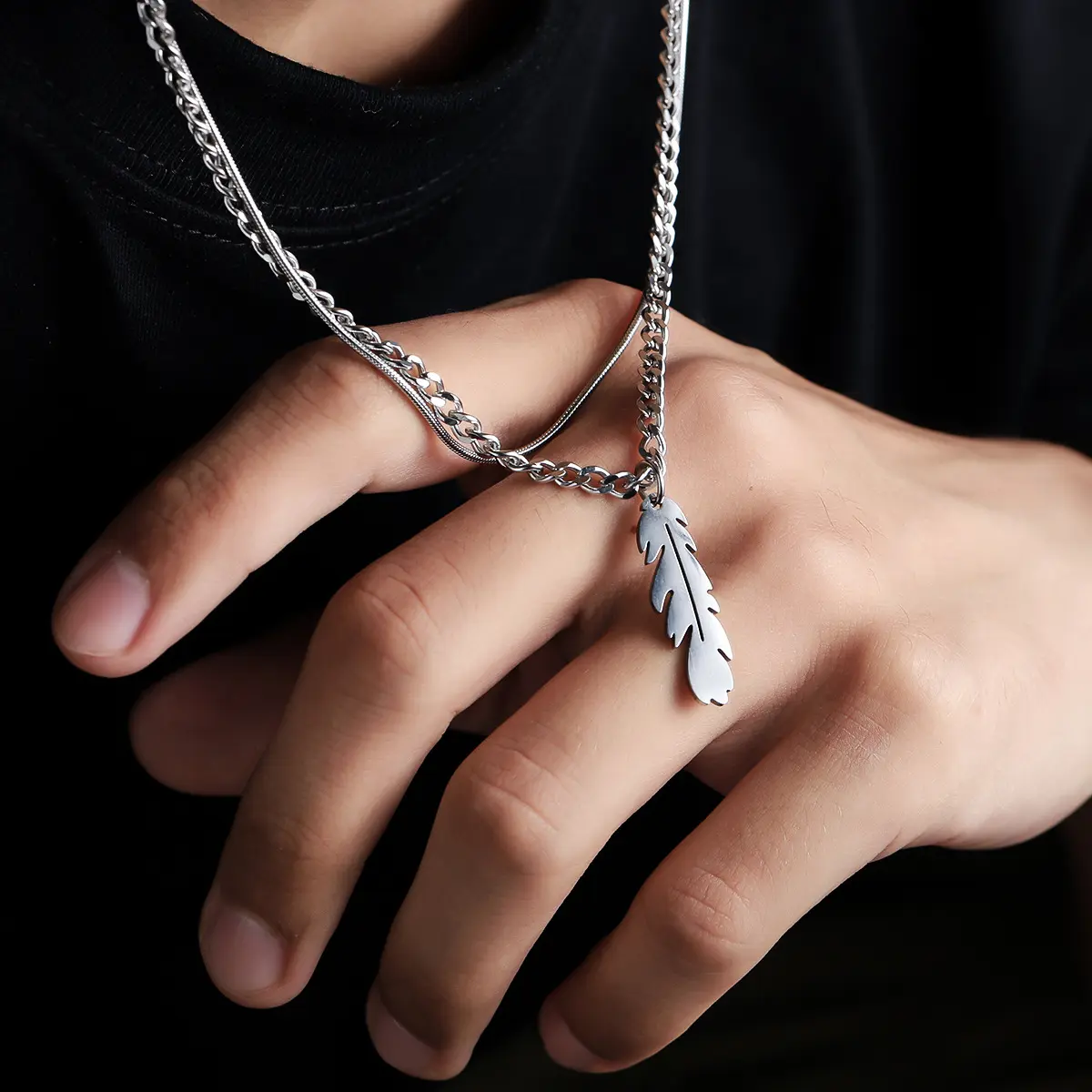 Men's Vintage Stainless Steel Necklace with Feather Pendant, Double-Layer Cuban Link Chain for Daily & Formal Wear, Durable Fashion Accessory for the Fashion-Conscious Man, Daily Wear