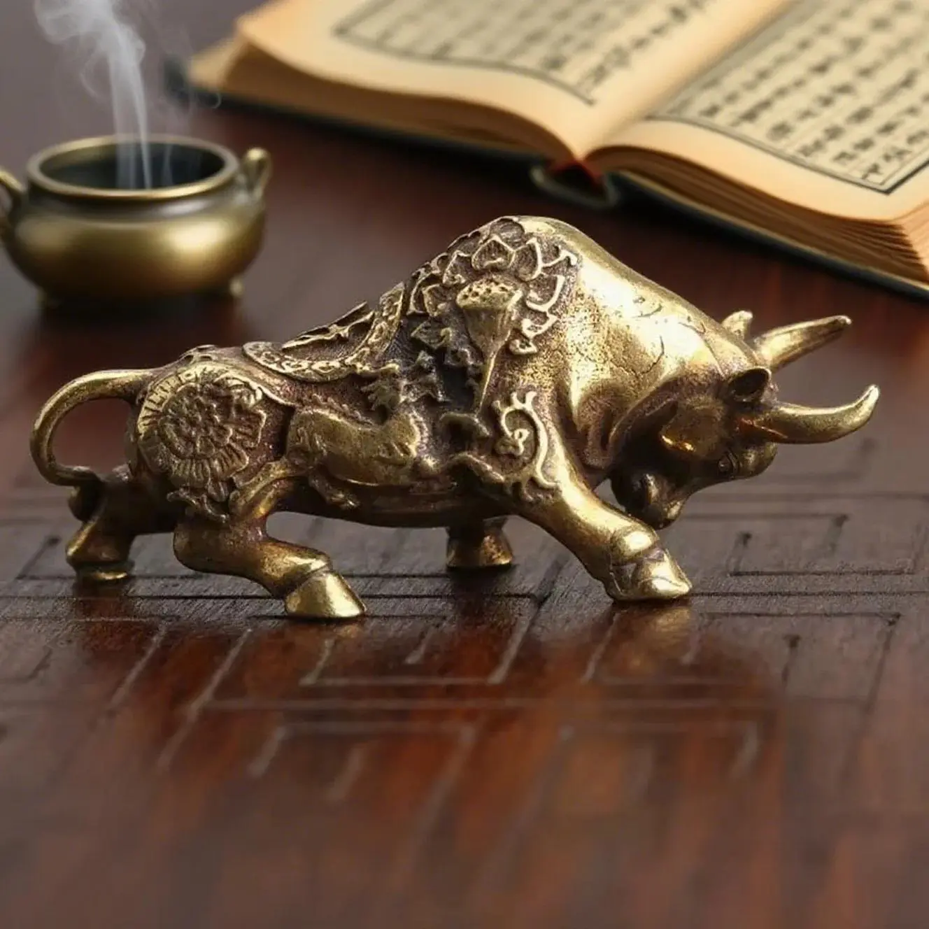 Retro Brass Bullfighting Figurine - Traditional Classic Vintage Copper Decor Statue, Miniature Artwork for Home & Office Desk, Symbol of Wealth Abundance Prosperity (Statues & Bobbleheads Category)