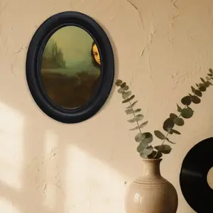 Vintage Girl Peeking Wall Art - No Drill Hanging Decor, Home Decor Accessory, 6.8x8.7inch, Wooden Photo Frame, Retro Home Decoration, Indoor/Outdoor Hanging Decor, Perfect Gift for Vintage Lovers, Whimsical Design