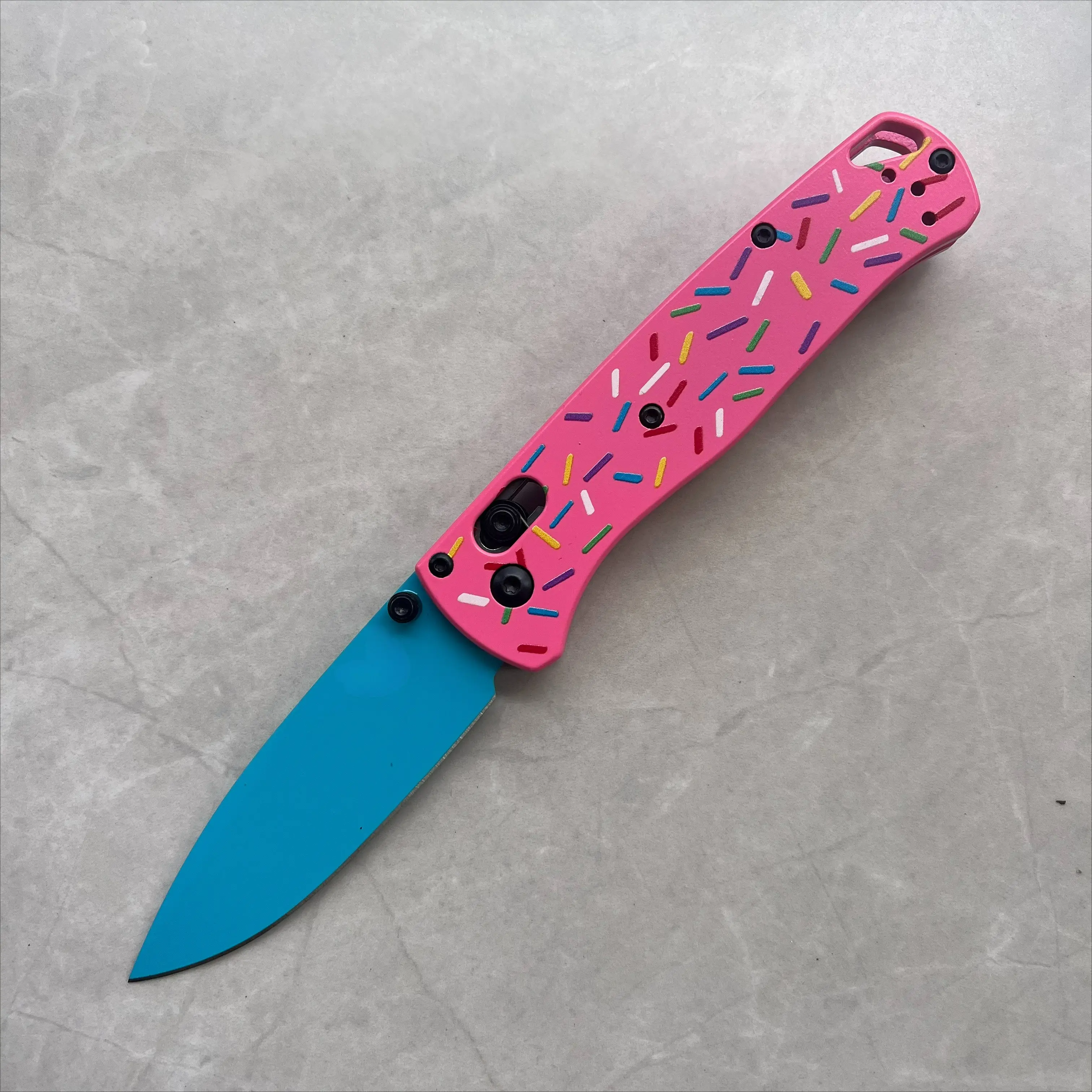 EDC pink 535 Folding Knife 3.24" Blue S30V Satin Plain Blade, Pink doughnut G10 Handles Outdoor camping knife Holiday gifts