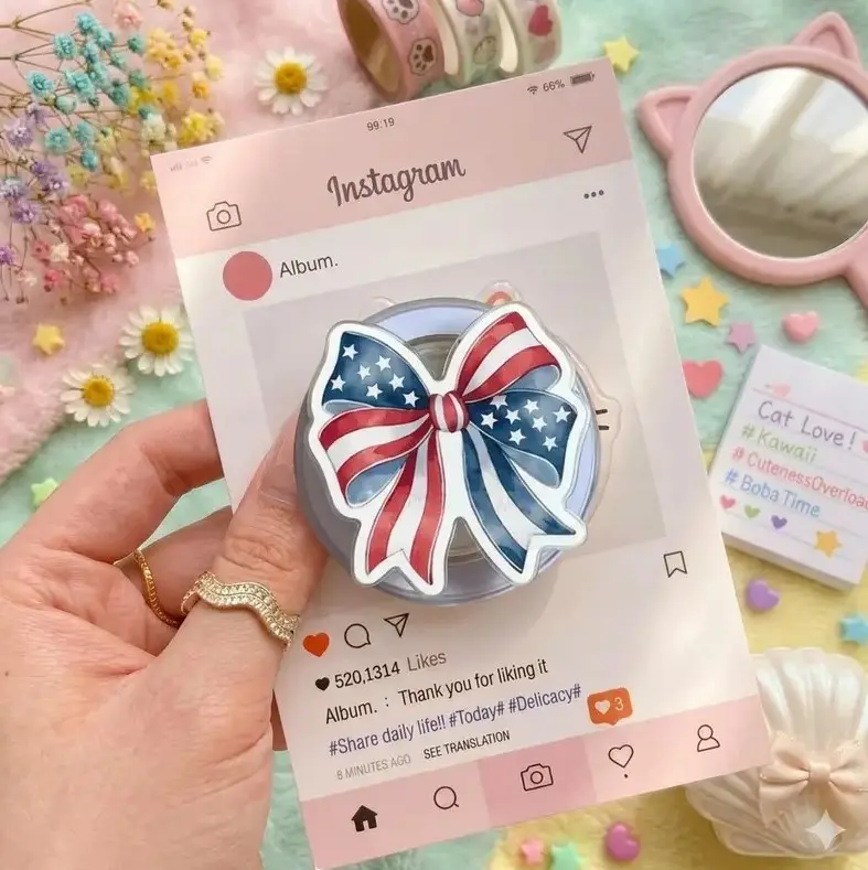 USA Flag Bow Magnetic Phone Holder – Independence Day Patriotic Phone Grip, Cute Red White Blue PopSocket