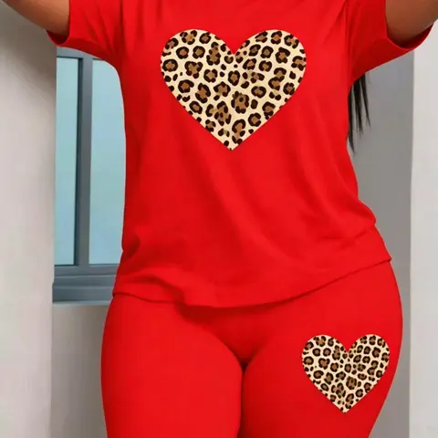 Women's Elegant Matching 2-Piece Set, Womenswear Set, Short Sleeve Round Neck Top + Shorts, Solid Color, Heart Print, Casual Daily Home Workout, Everyday Wear, Two Piece Sets