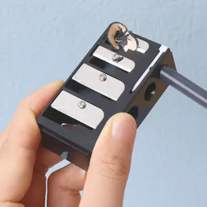 4 Holes Precision Lipstick Cosmetic Pencil Sharpener, Portable Lightweight Eyebrow Lip Liner Eyeliner Pencil Sharpener, Makeup Tool for Women & Girls, Daily Compact