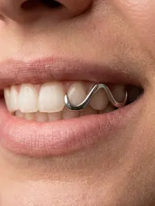 Grillz Gold Tooth Cap Grillz Teeth Men Gold Teeth Grills for Your Teeth Gold/Silver Single Grillz for Women Gold Jewelry Hip Hop Rapper Costume