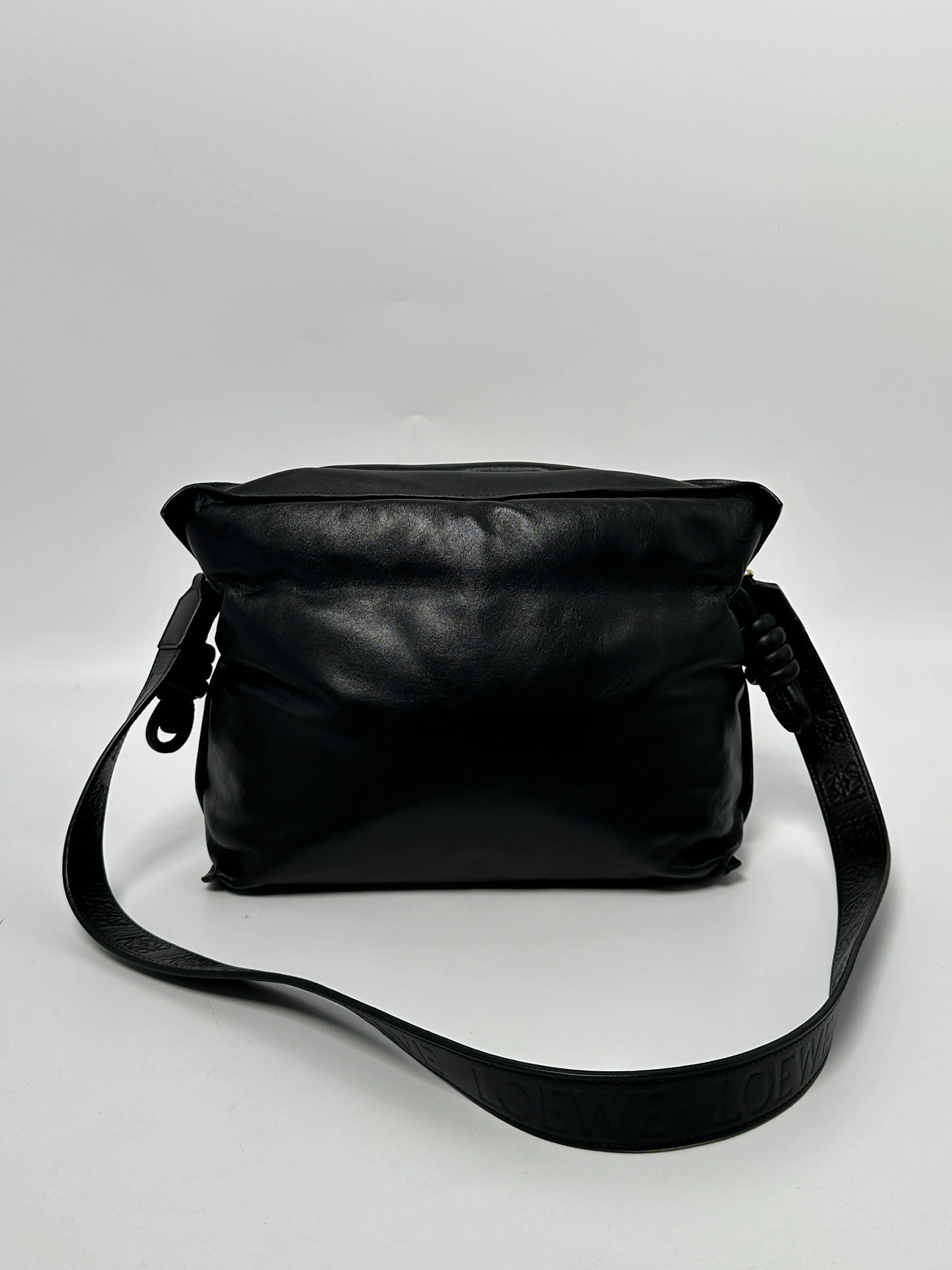 Pre-owned Loewe leather Shoulder Bags Flamenco Puffer Clutch Shoulder Bag FJ002LW