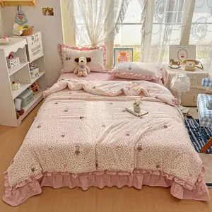 Cloudy Texture Bedspread Summer Quilt Four-Piece Set, Soft Comfortable Skin-Friendly Girl Heart Bedding, Moisture-Wicking Lace Sheet Essential