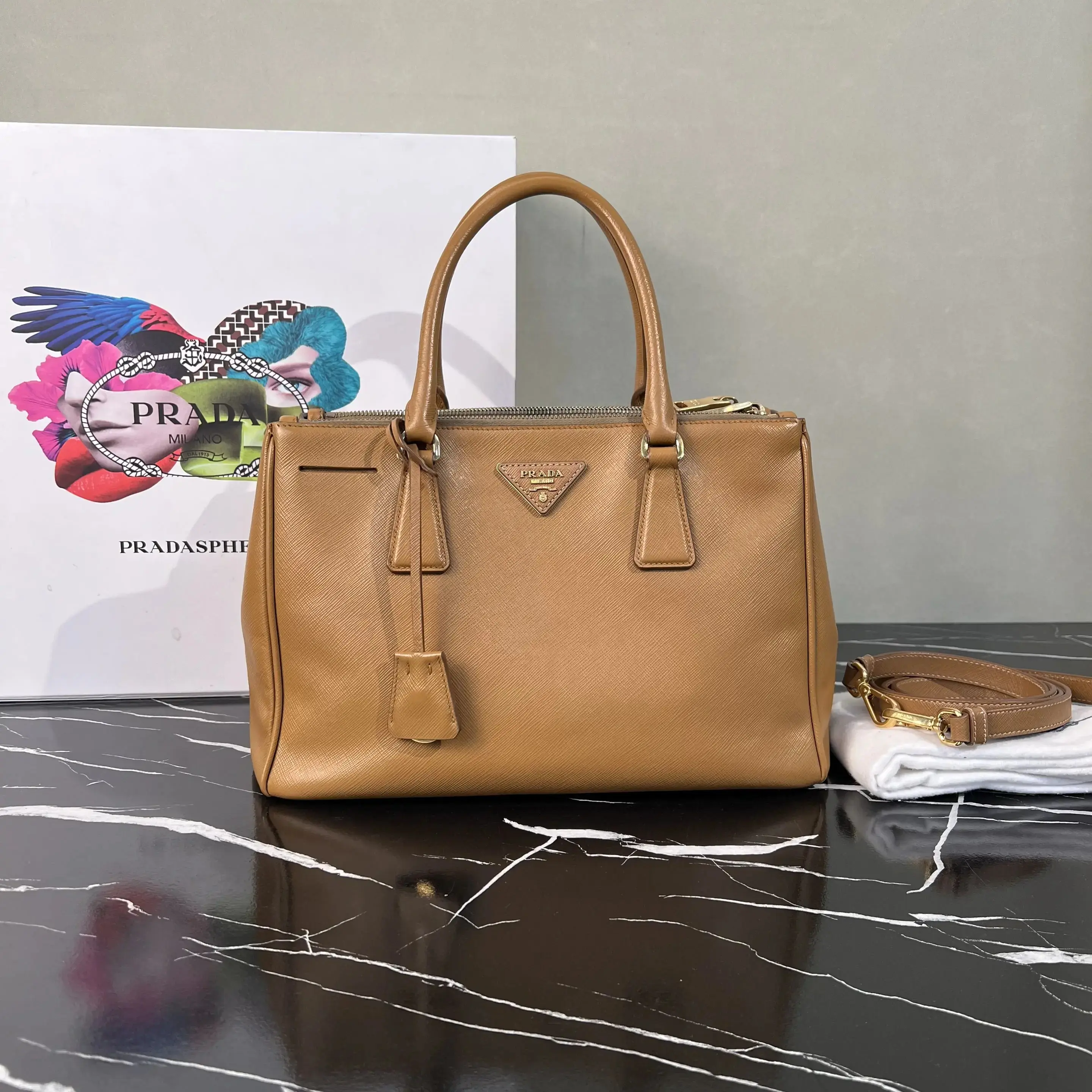 Pre-owned PRADA Gun Bag, Milk Tea Color Cross Pattern, Cowhide, Vintage 0726kl/C8357804336