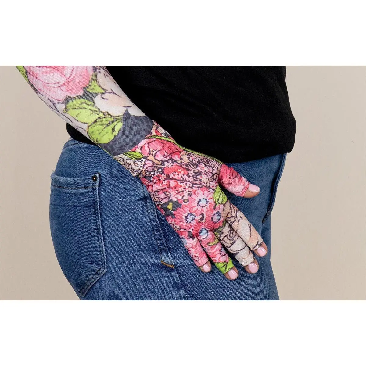 Bloomin Betty Dark Gradient Compression Glove