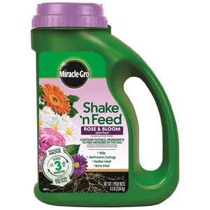 Shake 'n Feed 4.5 lbs Rose & Bloom Plant Food with Natural Ingredients for Healthy Roots and Blooms