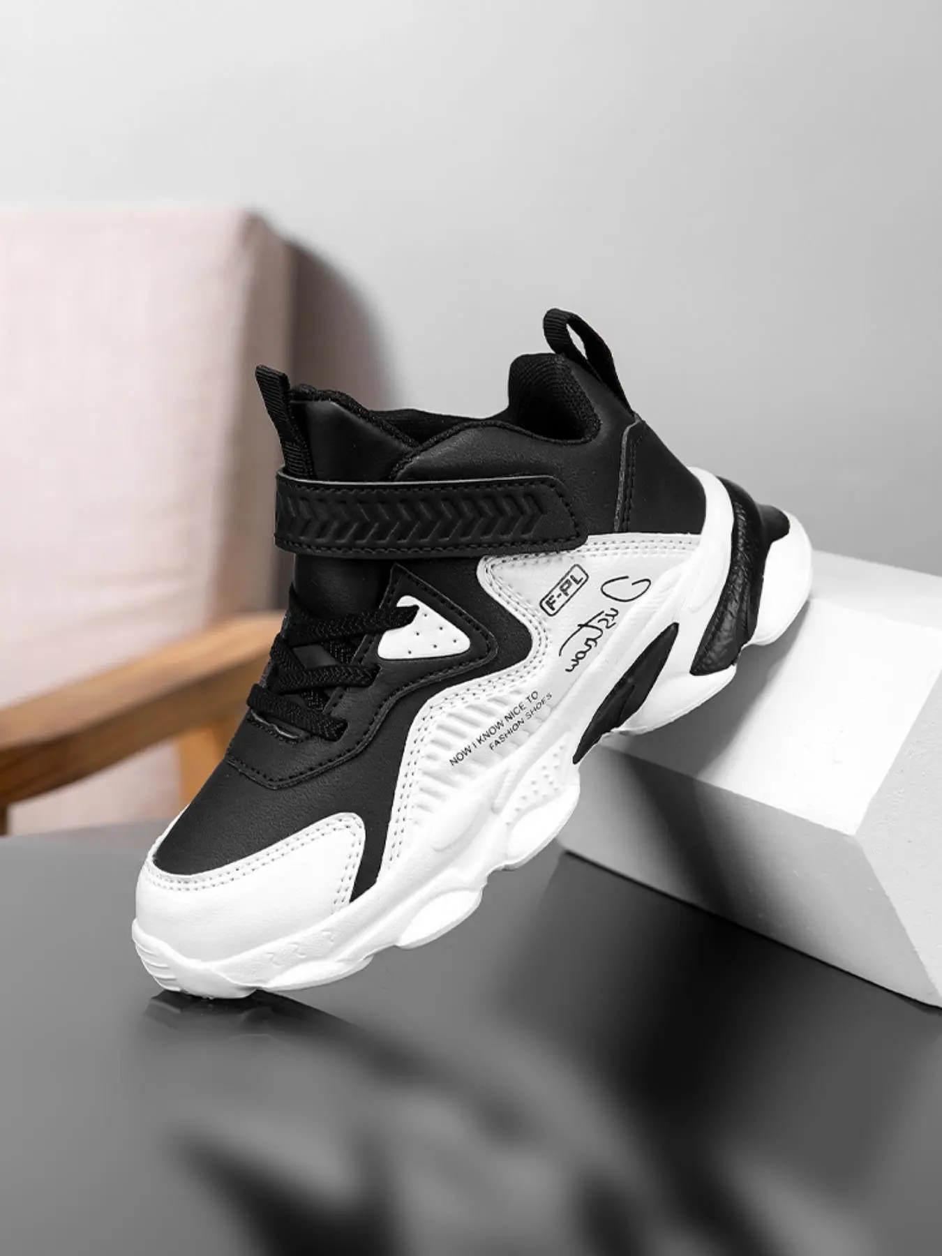 Boy's Colorblock Velcro Design Running Shoes, Sporty Comfortable Breathable Lightweight Non-slip Sneakers, Kids Sports Shoes for Daily Wear, Breathable EVA Shoes