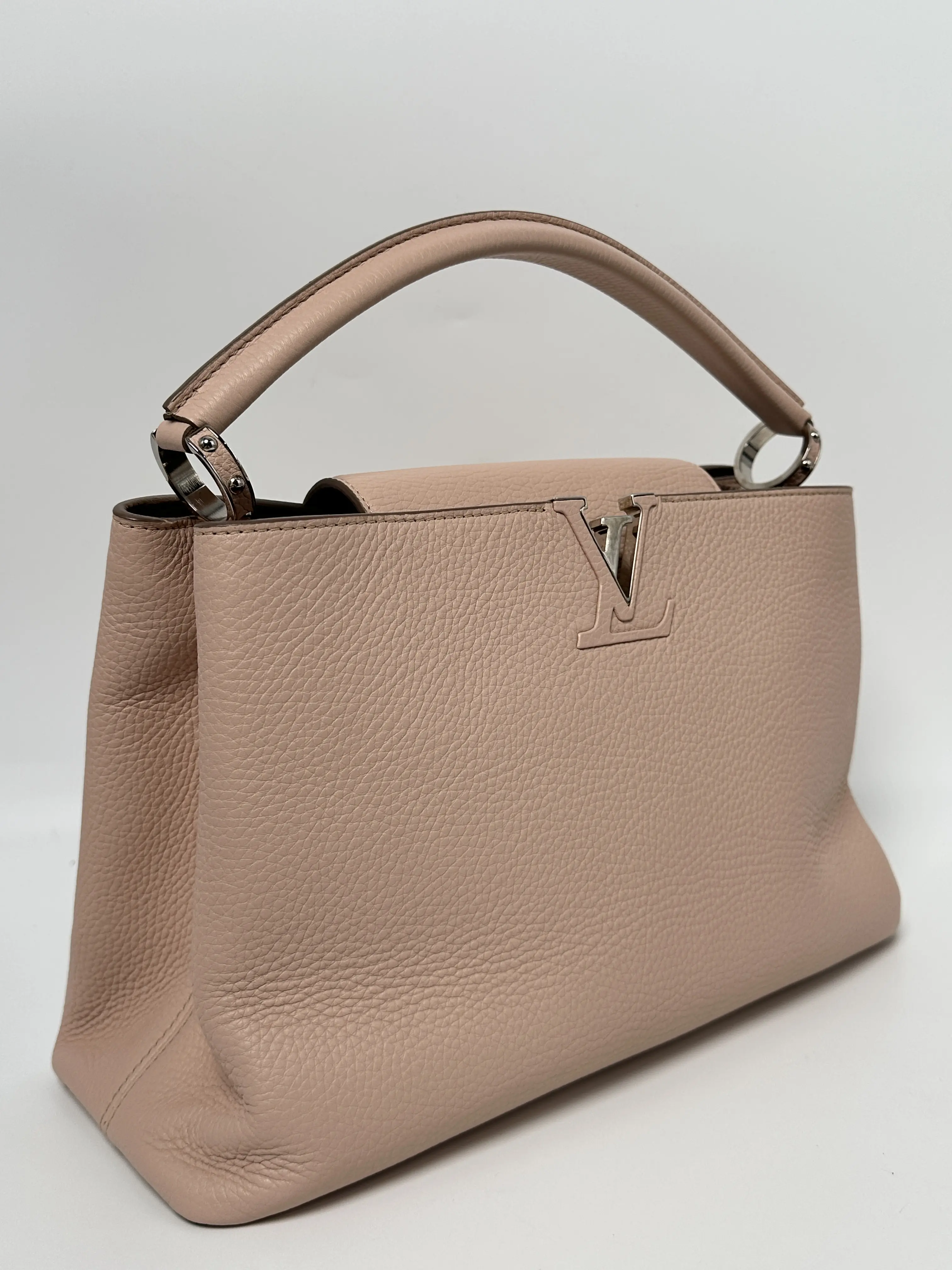Pre-owned Louis Vuitton leather Top Handle Bags Capucines Pink Top Handle Bag JD753LV