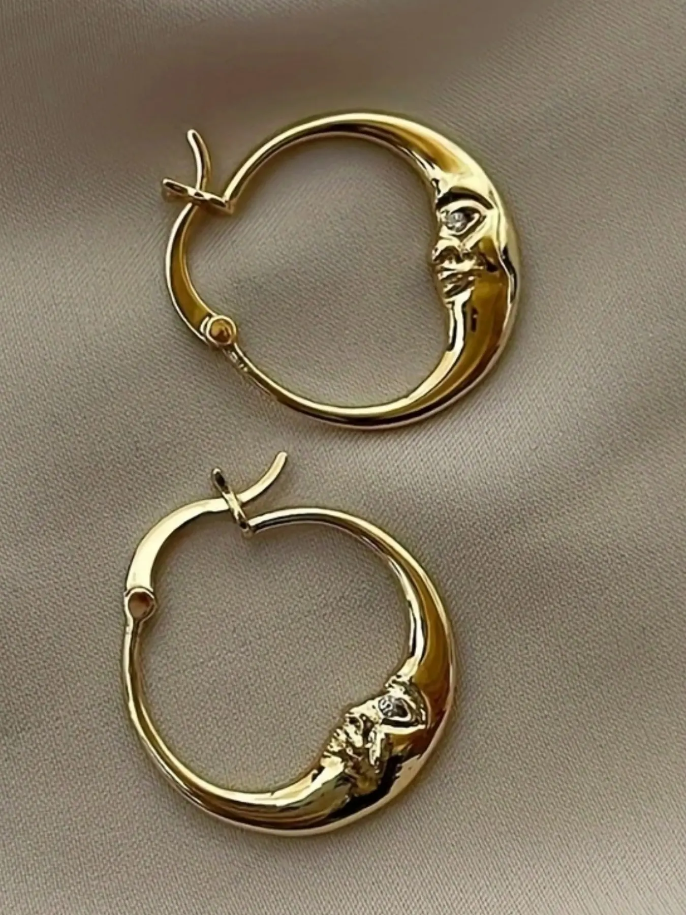 Vintage Copper Crescent Moon Earrings, Hoop Shape Earrings, Dangle Design, Dangling Earrings, All Seasons Fashion Jewelry, Elegant Daily Wear, Vintage Statement Earrings, Choking Hazard Warning