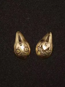 Jojo's Bizarre Adventure Gun Shape Brooch Set, Unique Design Anime Accessory, Perfect Gift for Fans, High-Quality Material, Drop Set Pins