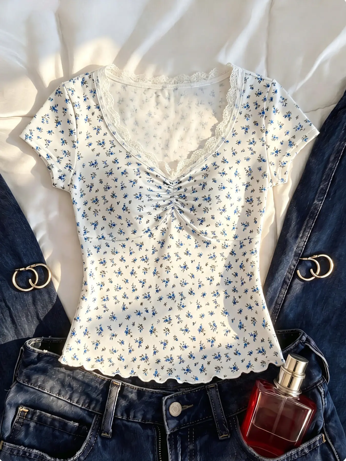 White Ditsy Floral Print V-Neck Lace Trim Top, Short Sleeve Ruched Bust, Fitted Wavy Hem Y2K Coquette Feminine Boho Cottagecore Blouse, Soft Stretchy Fabric, Cute & Flattering, Casual Daily Summer Tee for Women