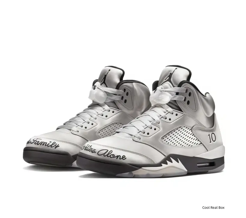 Unisex White Gray Black Contrast High Top Basketball Sneakers, Leather Breathable Mesh Upper, Cushioned Skate Shoes, Minimalist Vintage Street Trainers For Hip Hop Style And Daily Casual Outfits