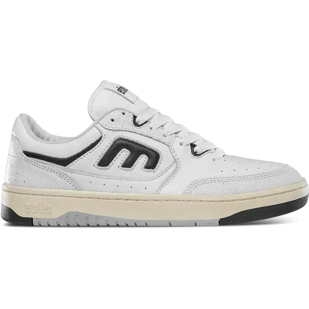 etnies Loot Men's Casual Trainer in Marshmallow Cracked Full Grain Leather with Mid-Puff Padding, Comfort Insole and All-Seasons Grip, Party, All Weather Grip