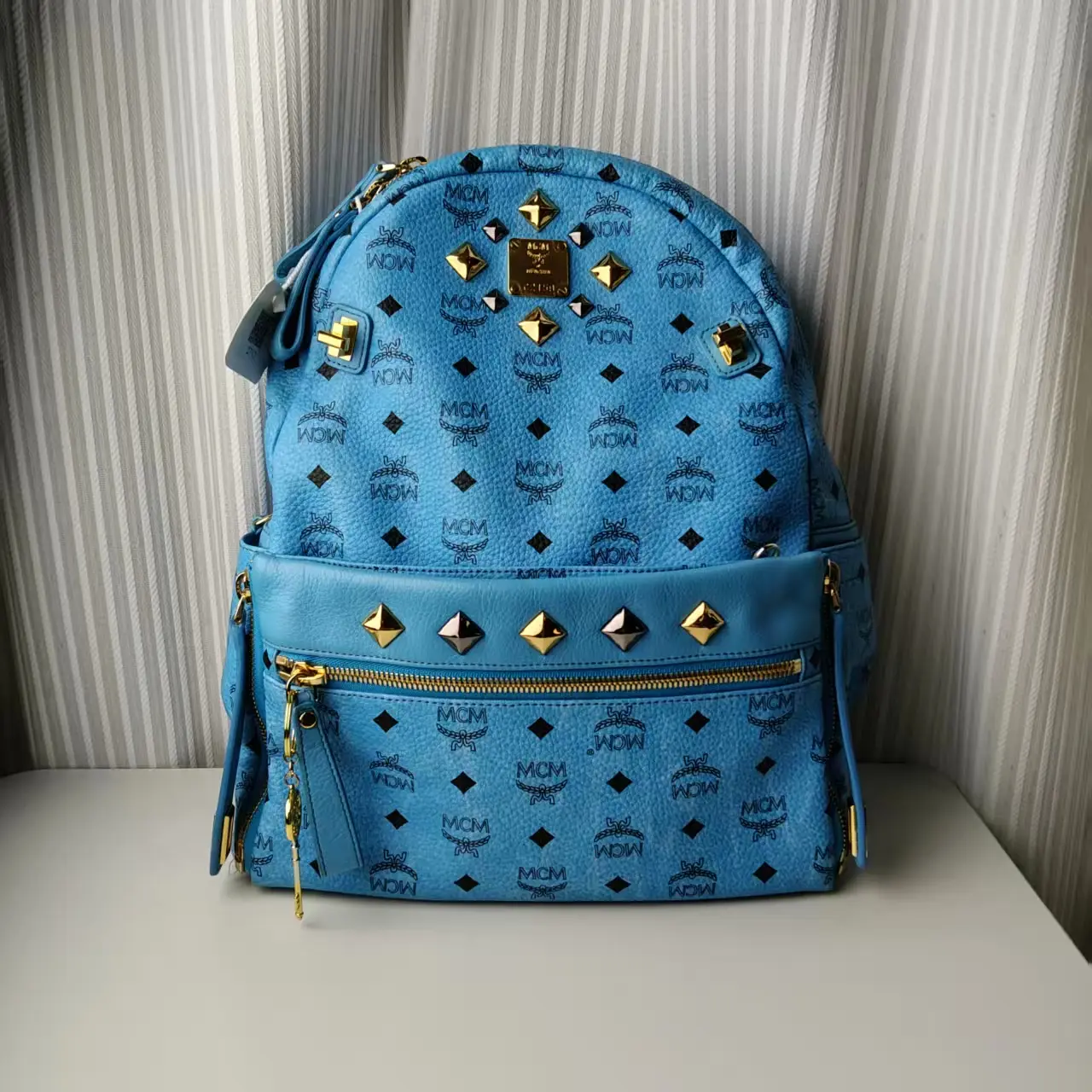 Pre-owned MCM cow Shoulder Bags bag