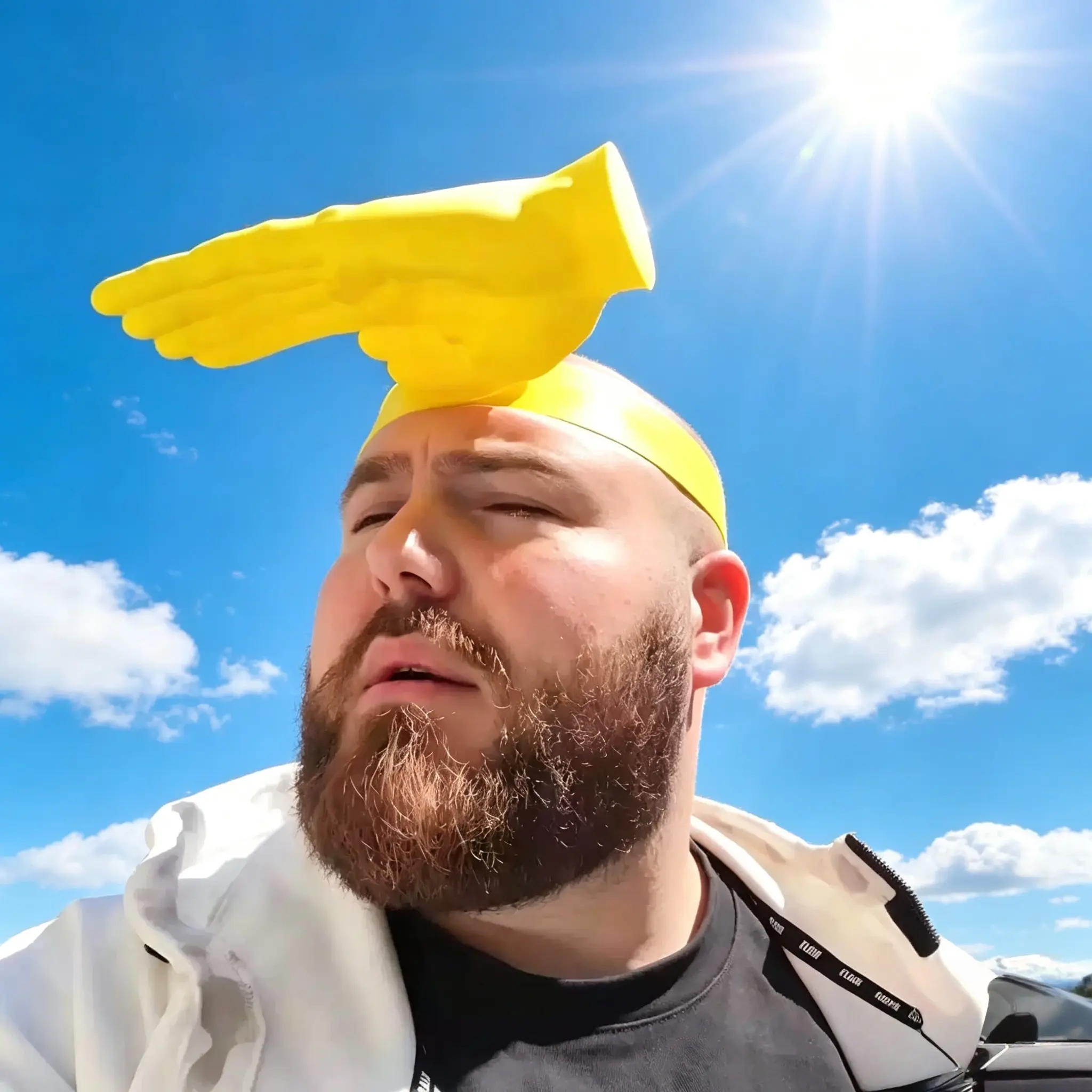 Giant Hand-Shaped Adjustable Sun Visor - Sun Protection, UV Shielding, Adjustable Design, PVC-Free, Cosplay Prank Element, Novelty Fidget Toy, Beach Photo Prop, Funny Gift for Teens & Adults
