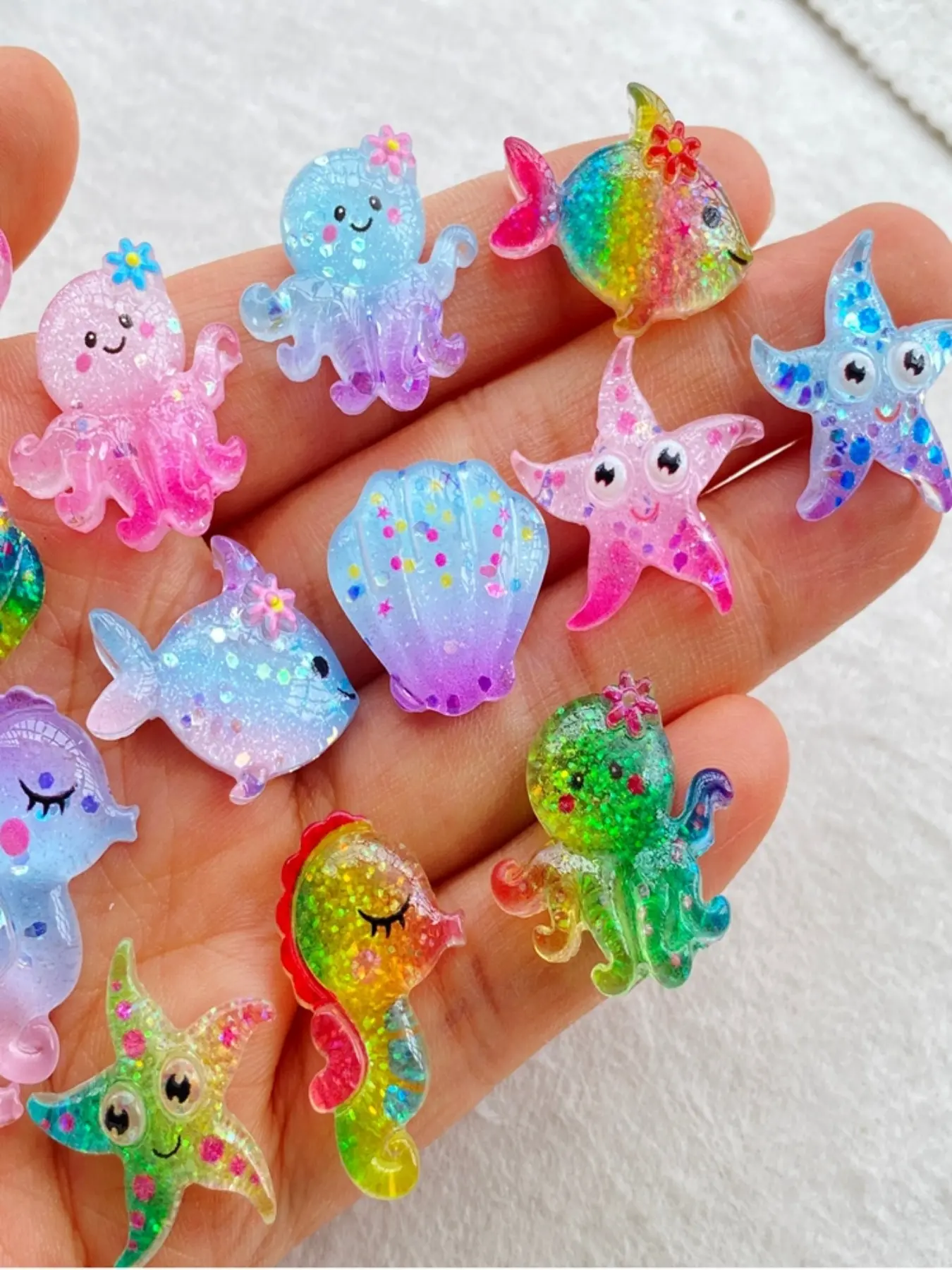 20pcs Nautical Resin Charms, Diy Beading Accessories, Diy Craft Embellishments, Multiple colors: pink, green - Bead Assortments for Diy Jewelry Making, Scrapbooking, and Crafting - Glittery Sea Creatures, Seahorse, Starfish, Shell, and More Underwater