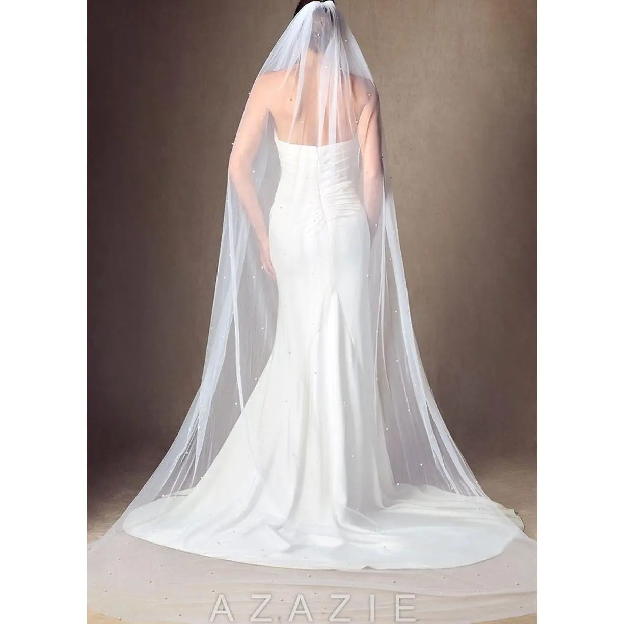Jenna Pearl Cathedral Veil